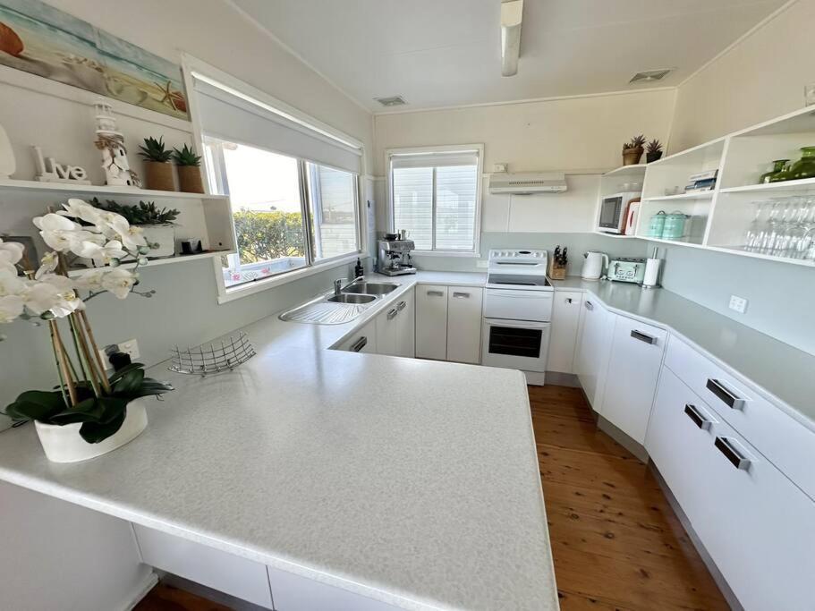 Scarlets By The Sea - In The Heart Of Town, Views & Pet Friendly Villa Bermagui Exterior photo