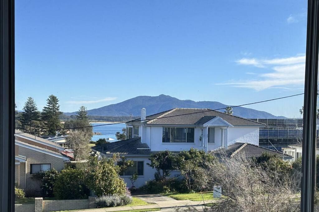 Scarlets By The Sea - In The Heart Of Town, Views & Pet Friendly Villa Bermagui Exterior photo